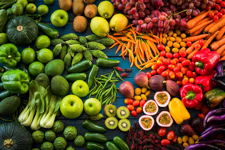 Fruits et légumes : faut-il les consommer cuit ou cru?